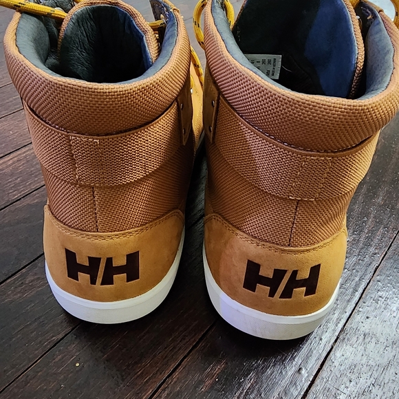 Helly Hansen waterproof boots - Picture 2 of 8